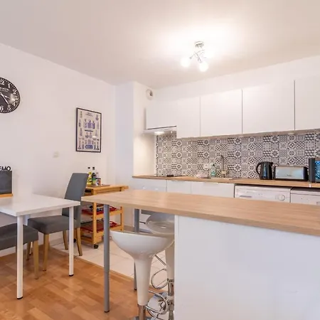 Centre - Cozy Ap With Terrace & Parking Appartement *