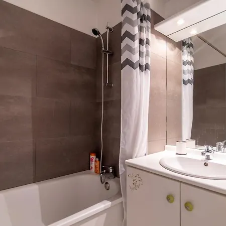 Appartement Centre - Cozy Ap With Terrace & Parking Rijsel